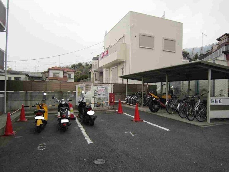 近くのマートまるだいまで1,125m（徒歩15分）