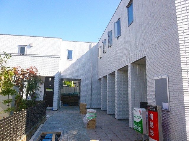 近くのSUPER MARKET YAMAKA(スーパーマーケットやまか) 本鵠沼店まで505m(徒歩7分)