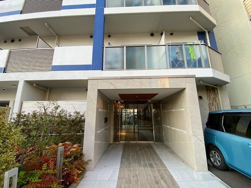 近くのローソンストア100 平塚明石店まで128m(徒歩2分)