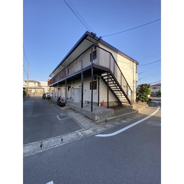 近くのびっくりドンキー厚木妻田店まで186m(徒歩3分)