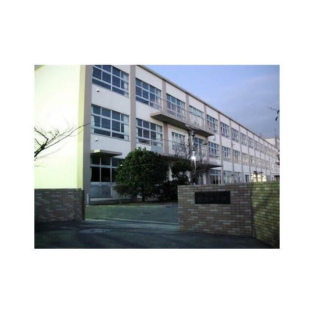 近くの茅ヶ崎市立松浪中学校まで507m（徒歩7分）