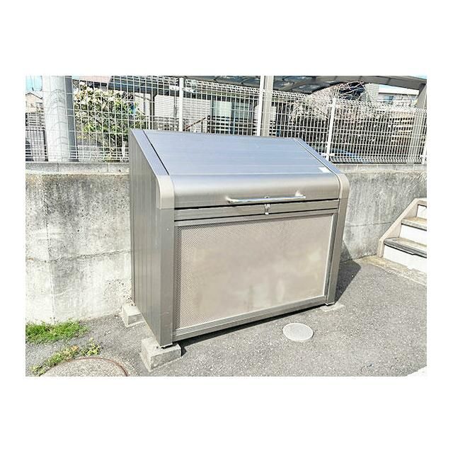 近くのマルエツ 愛甲石田店まで1,183m(徒歩15分)