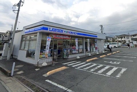近くのスリーエフ 秦野堀川東店まで1,142m(徒歩15分)