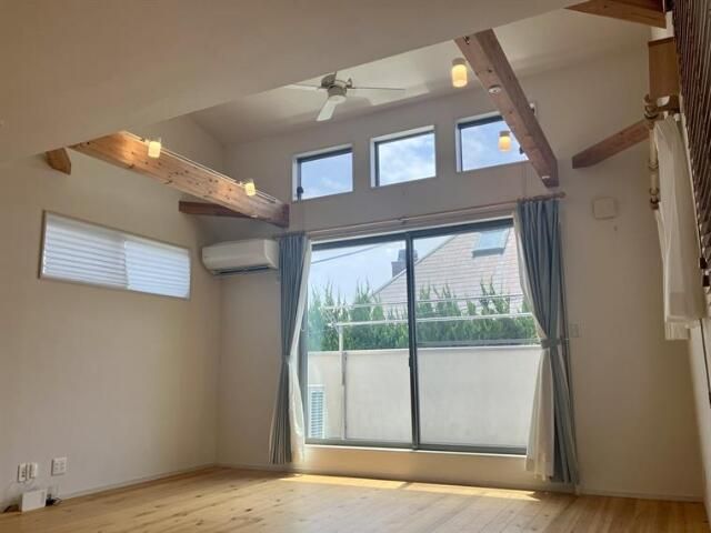 近くのセブンイレブン 藤沢本鵠沼2丁目店まで736m（徒歩10分）