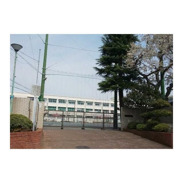 近くの横浜市立東中田小学校まで362m(徒歩5分)