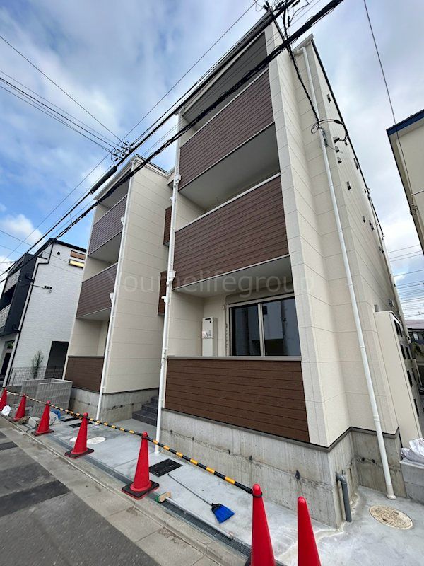 近くのファミリーマート 辻堂新町三丁目店まで362m(徒歩5分)