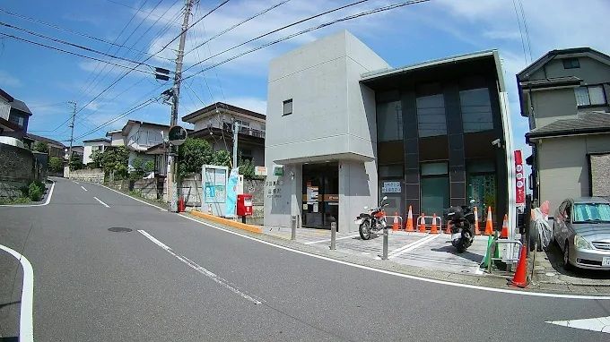 近くの伊勢原沼目郵便局まで112m(徒歩2分)