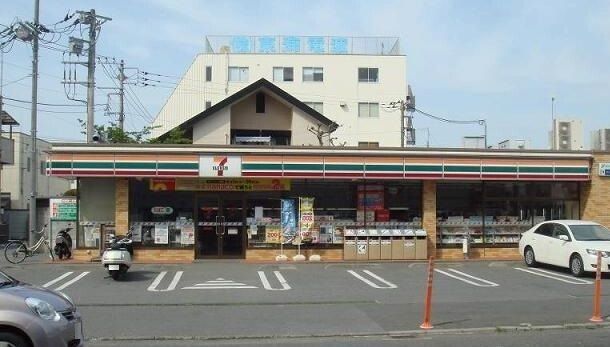 近くのセブンイレブン鎌倉手広西店まで370m（徒歩5分）