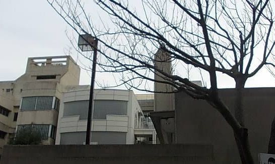 近くの東俣野小学校まで633m(徒歩8分)