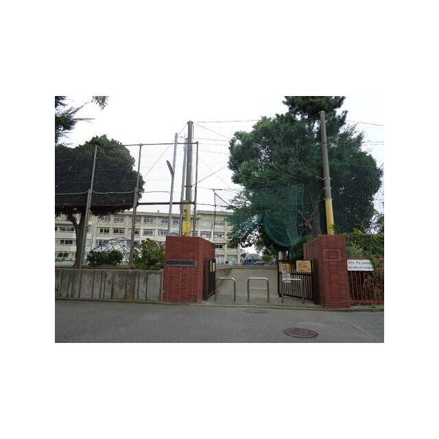 近くの藤沢市立大鋸小学校まで711m(徒歩9分)