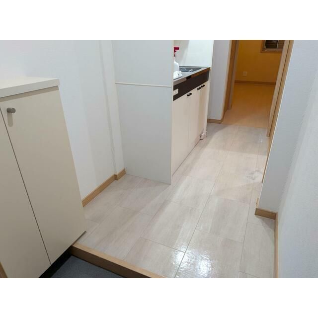 近くのローソン 小田原国府津二丁目店まで130m(徒歩2分)