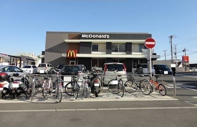 近くのマクドナルドまで600m（徒歩8分）