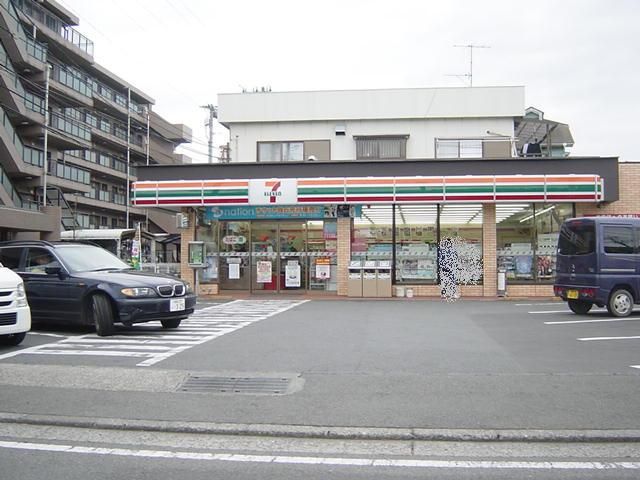 近くのコンビニまで100m(徒歩2分)