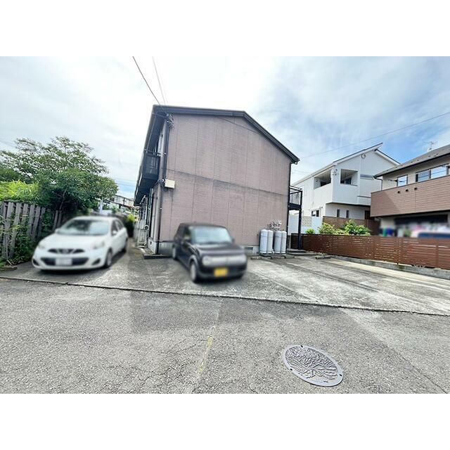 近くのドラッグストアセイムス愛甲石田店まで409m(徒歩6分)