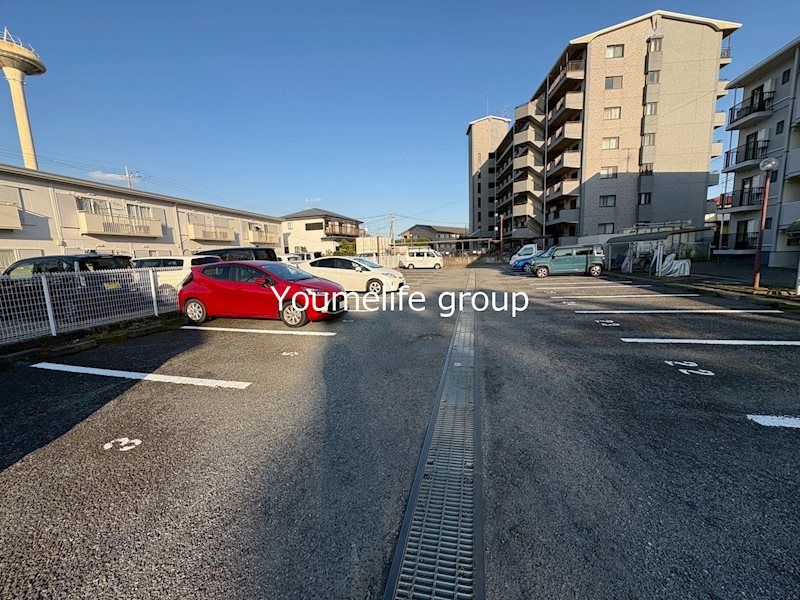 近くのヨークマート 伊勢原店まで818m（徒歩11分）