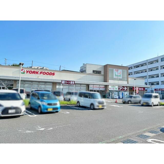 近くのヨークマート南毛利店まで874m(徒歩11分)