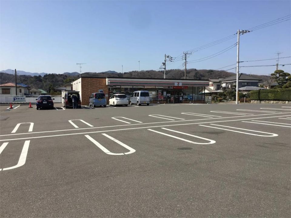 近くのセブンイレブン 愛川中津西店まで652m(徒歩9分)