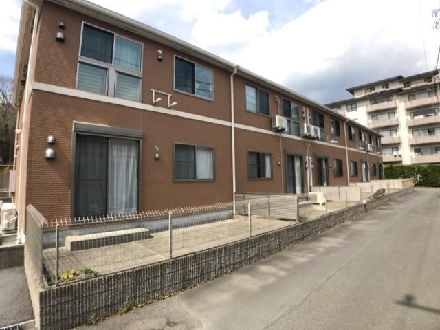 近くのファミリーマート 箱根仙石湿原店まで624m（徒歩8分）