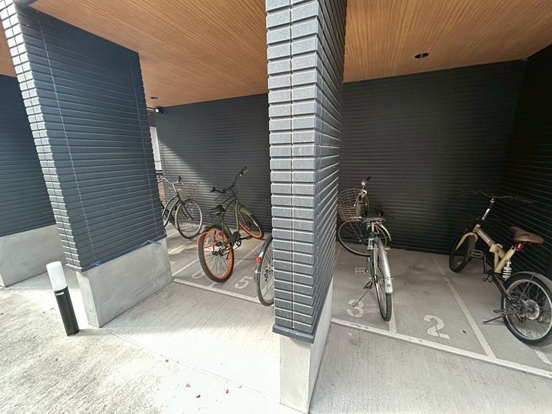 近くのスリーエフ 藤沢本町駅前店まで129m(徒歩2分)