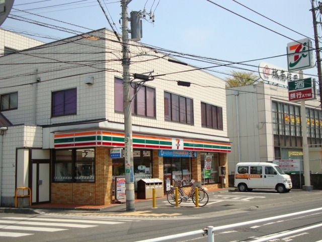 近くのセブンイレブン大和桜森3丁目店まで718m(徒歩9分)