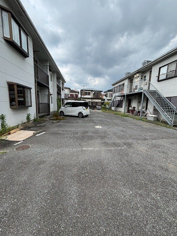 近くのザ・コンボ厚木妻田店まで548m（徒歩7分）