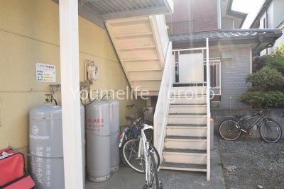 近くのローソン 厚木寿町店まで178m(徒歩3分)
