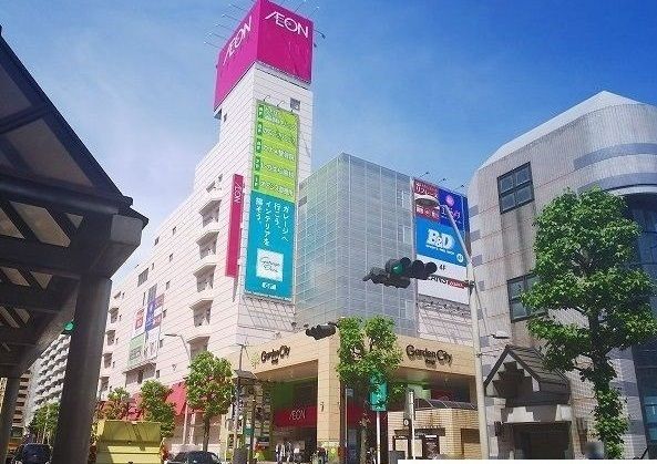 近くのイオン厚木店まで450m(徒歩6分)