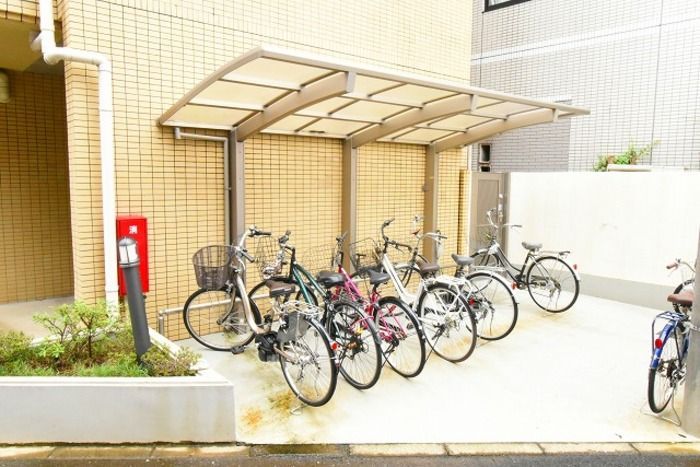 近くの本厚木ミロードまで1,017m(徒歩13分)