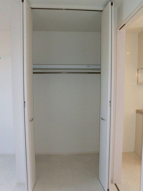 近くのローソンストア100 辻堂店まで458m（徒歩6分）