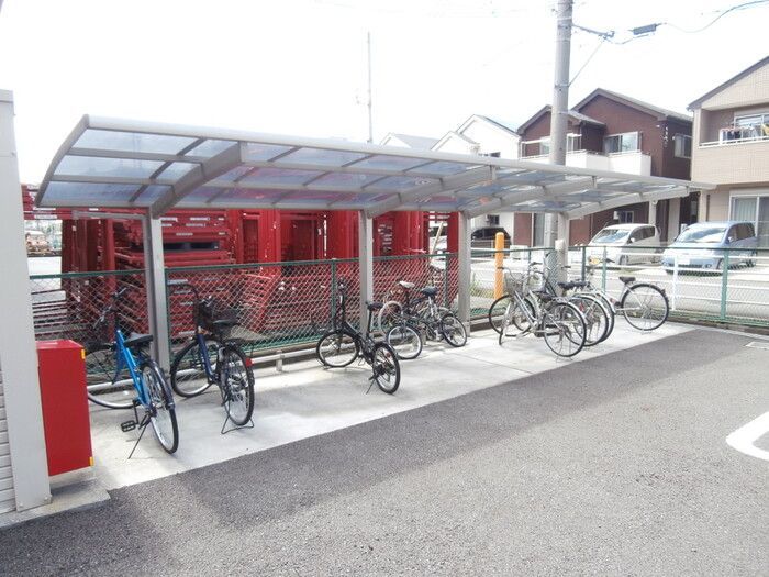 近くのサンクス 海老名運動公園前店まで385m(徒歩5分)