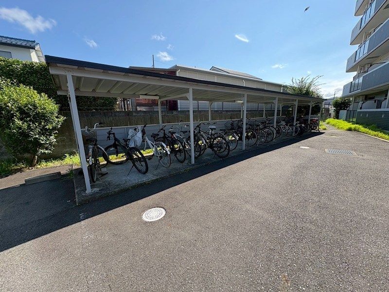 近くの私立東海大学まで2,239m(徒歩28分)