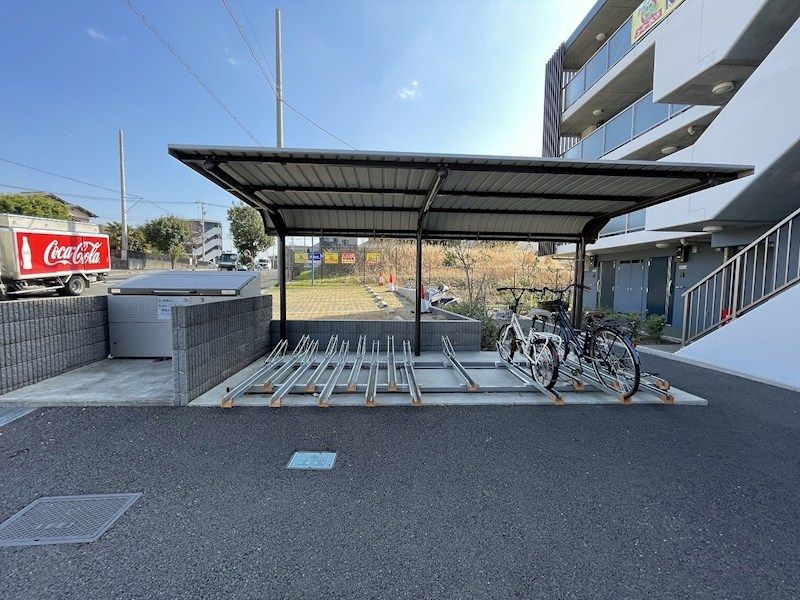 近くの100円ショップキャンドゥヨークマート北金目店まで431m(徒歩6分)