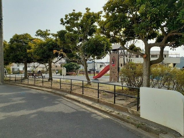 近くの戸塚南第一公園まで700m（徒歩9分）