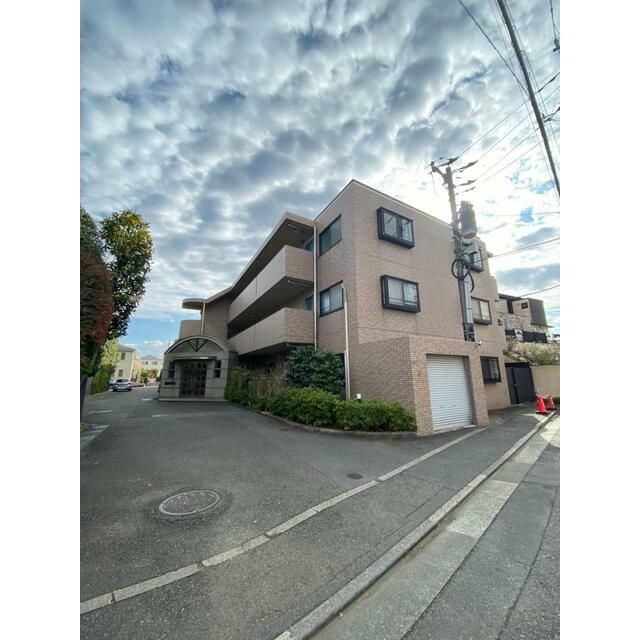 近くのドラッグストア クリエイトSD（エス・ディー） 小田急本鵠沼駅前店まで428m（徒歩6分）