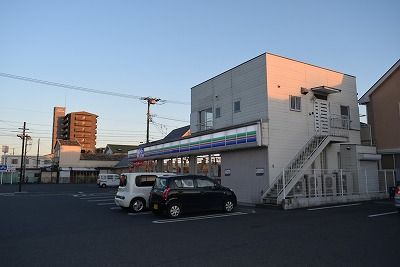 近くのスリーエフ平塚西八幡店まで340m（徒歩5分）
