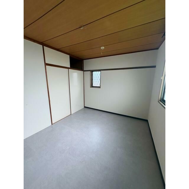 近くの天井の照明用コンセントまで1m(徒歩1分)