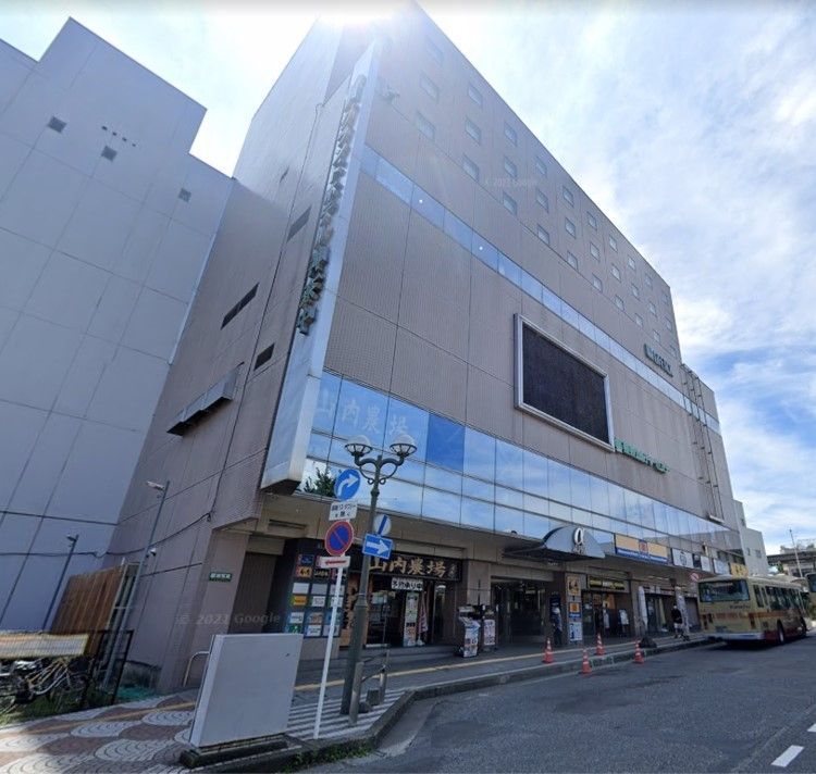 近くのデイリーヤマザキ 秦野駅前店まで337m(徒歩5分)