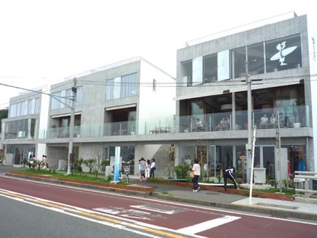 近くのWEEKEND HOUSE ALLEYまで2,206m(徒歩28分)