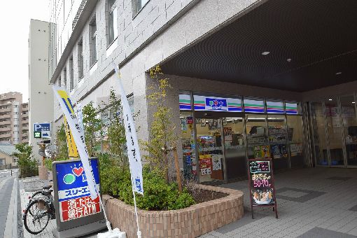 近くのスリーエフ 藤沢駅北口店まで351m(徒歩5分)
