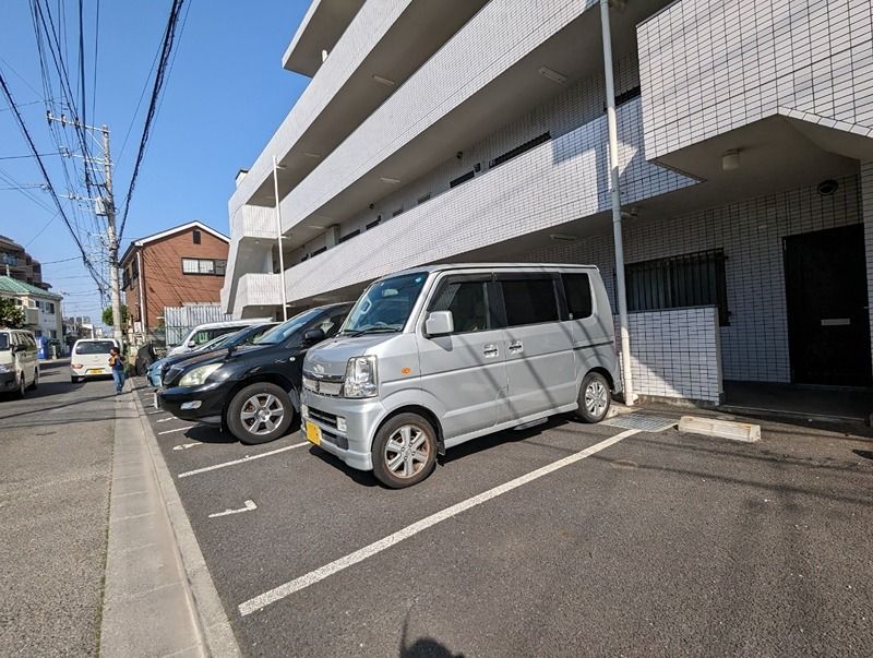 近くのファミリーマート 座間相模が丘一丁目店まで81m(徒歩2分)
