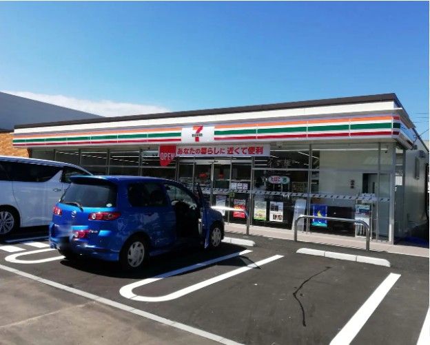 近くのセブンイレブン 平塚南金目店まで190m（徒歩3分）