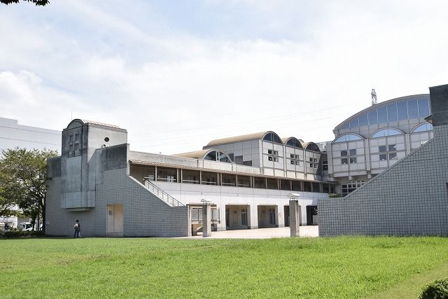 近くの小田原市川東タウンセンターマロニエまで545m（徒歩7分）