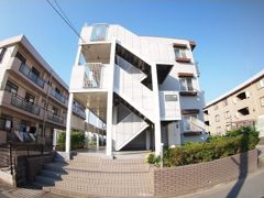 ファミーユ関野の外観画像