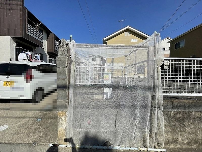 近くのローソンストア100 秦野南矢名店まで437m（徒歩6分）