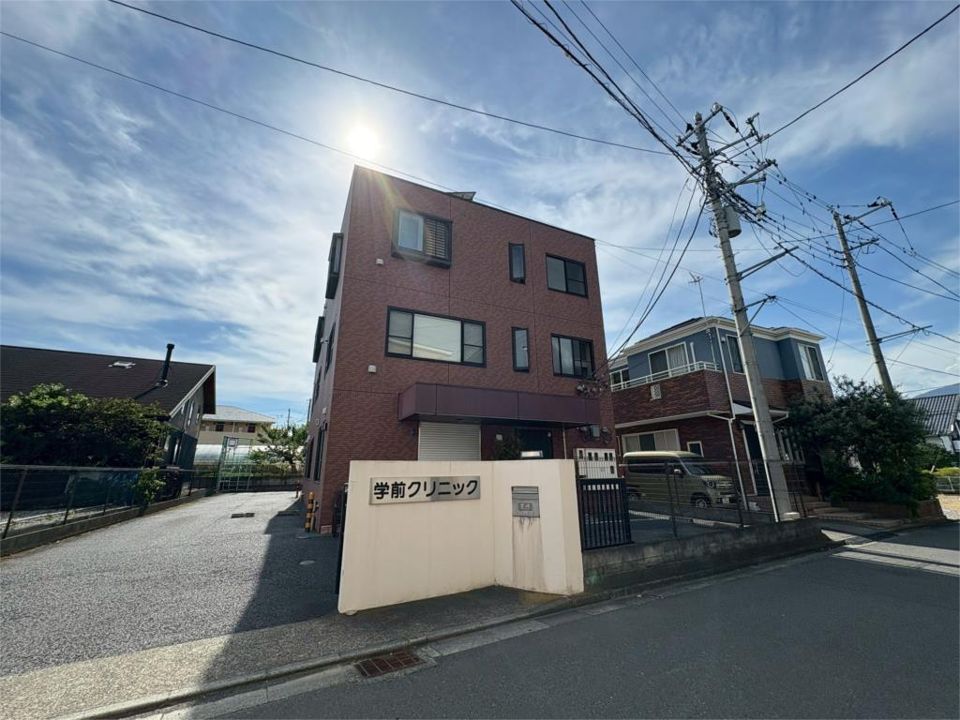 近くの学前クリニックまで414m(徒歩6分)