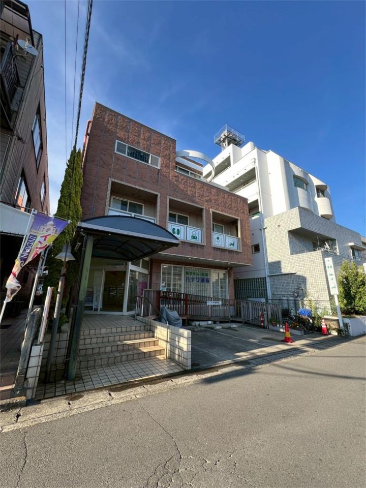 近くの森腎クリニックまで1,245m（徒歩16分）