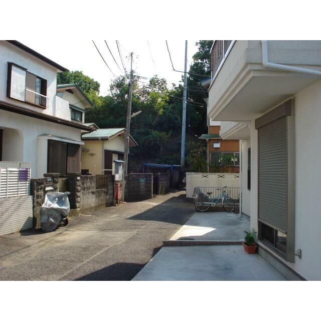 近くの住宅地まで5m（徒歩1分）