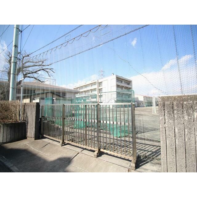 近くの横浜市立いずみ野中学校まで126m(徒歩2分)