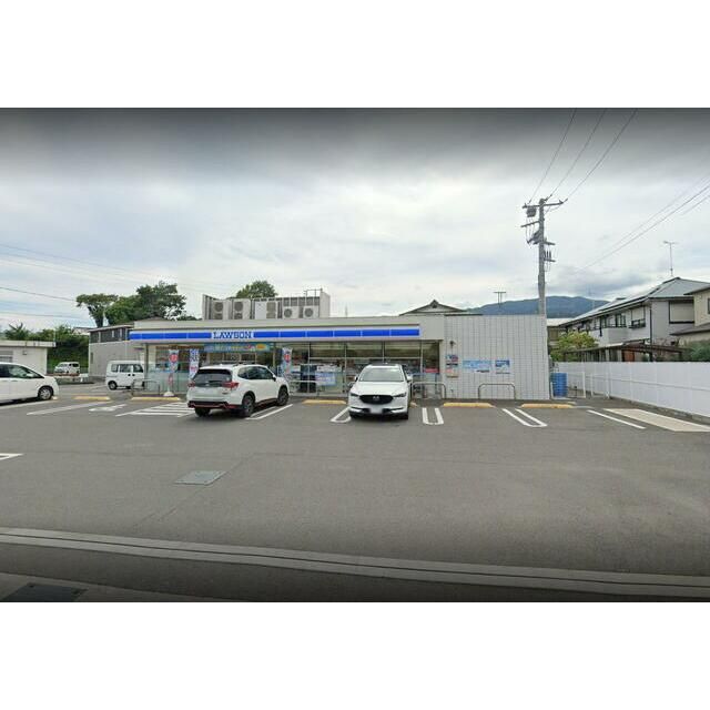 近くのローソン南足柄岩原店まで516m（徒歩7分）