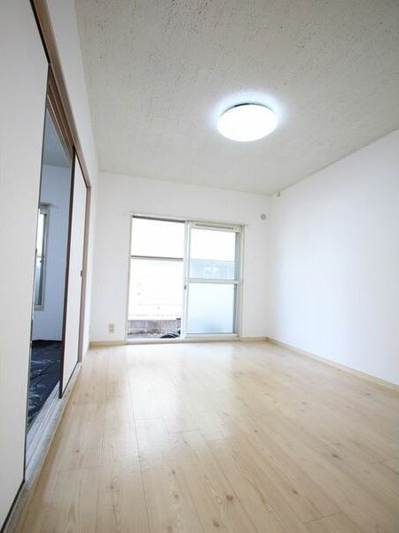 ベッドルーム